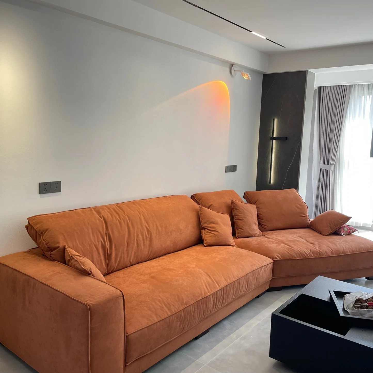 Stylish LED Wall Light with Gradient Glow for Indoor Spaces