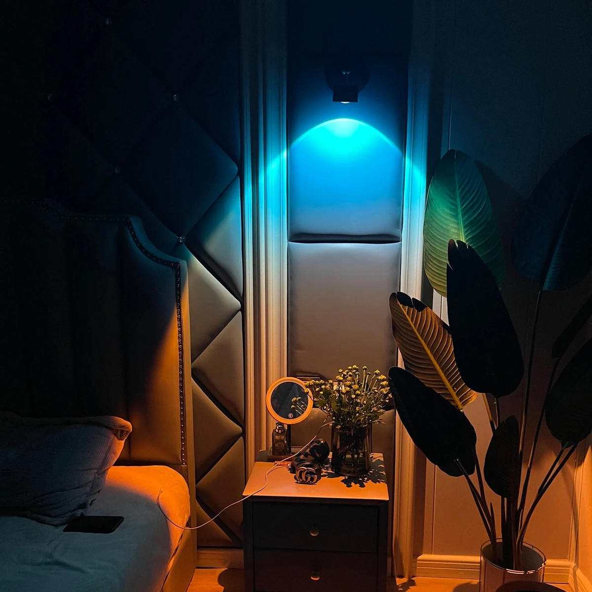 Stylish LED Wall Light with Gradient Glow for Indoor Spaces