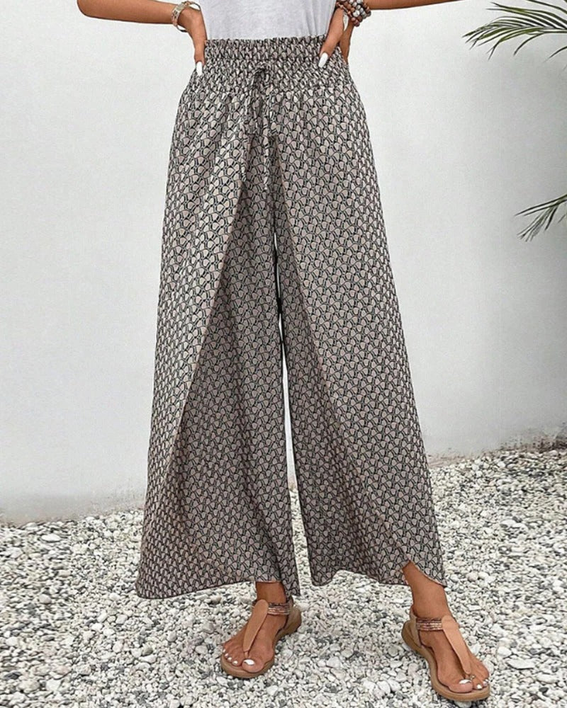 Chic Modern Trousers with Geometric Design