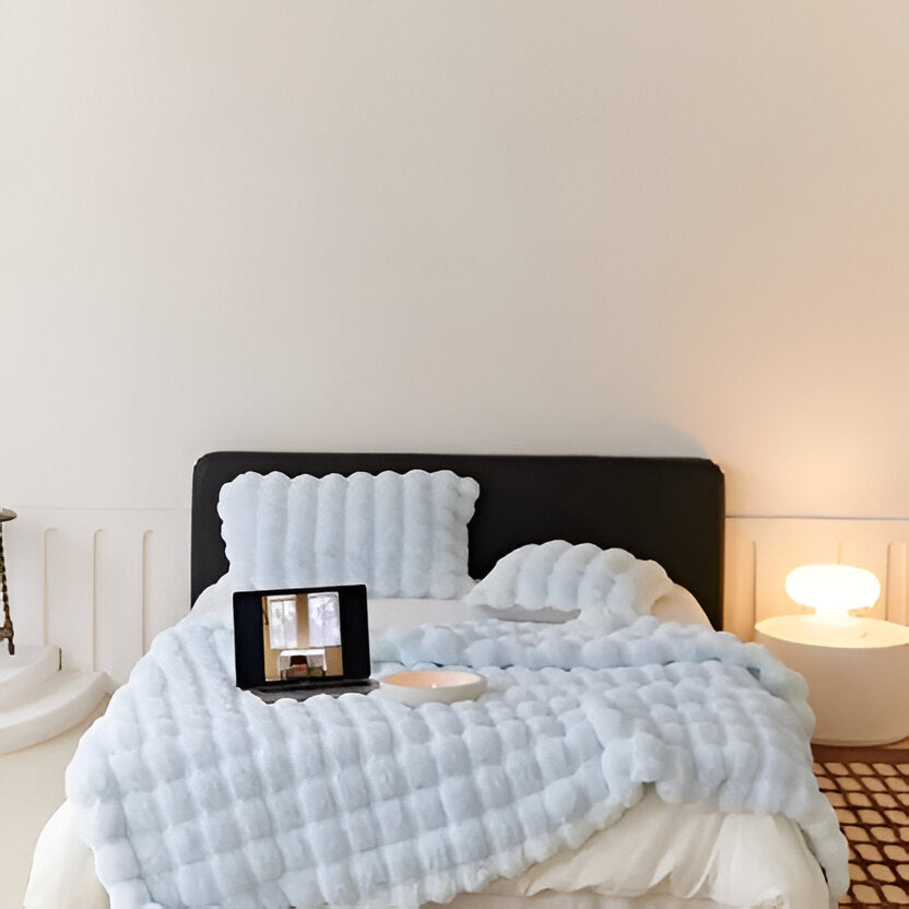 Cozy Year-Round Comfort Blanket with Stylish Aesthetic