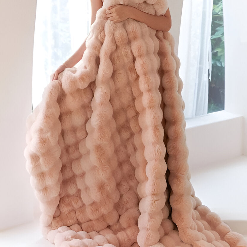 Cozy Year-Round Comfort Blanket with Stylish Aesthetic