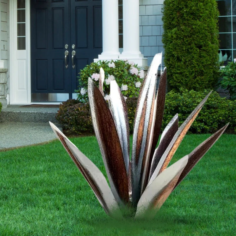 Rustic Metal Agave Plant for Home and Garden Decor