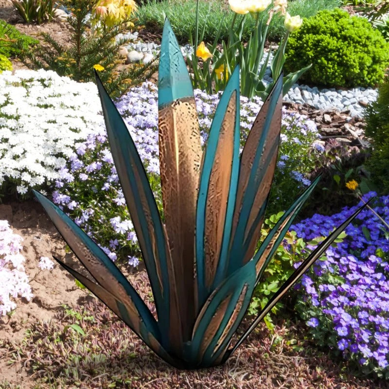 Rustic Metal Agave Plant for Home and Garden Decor