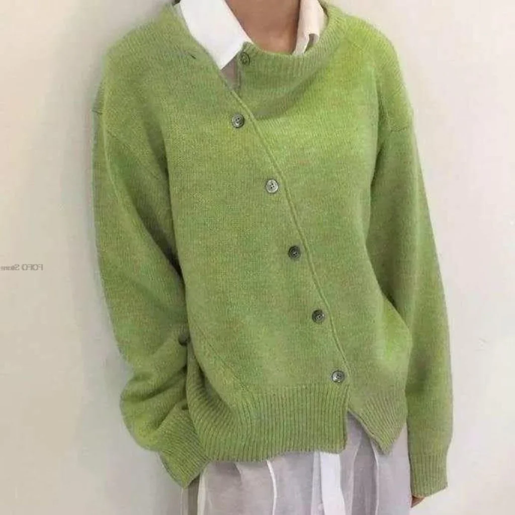 Luxurious Cashmere Wrap Jacket with Stylish Button Accents