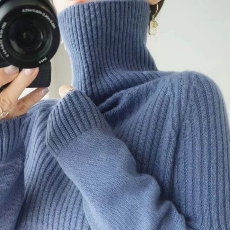 Luxurious Cashmere Turtleneck Sweater for Women