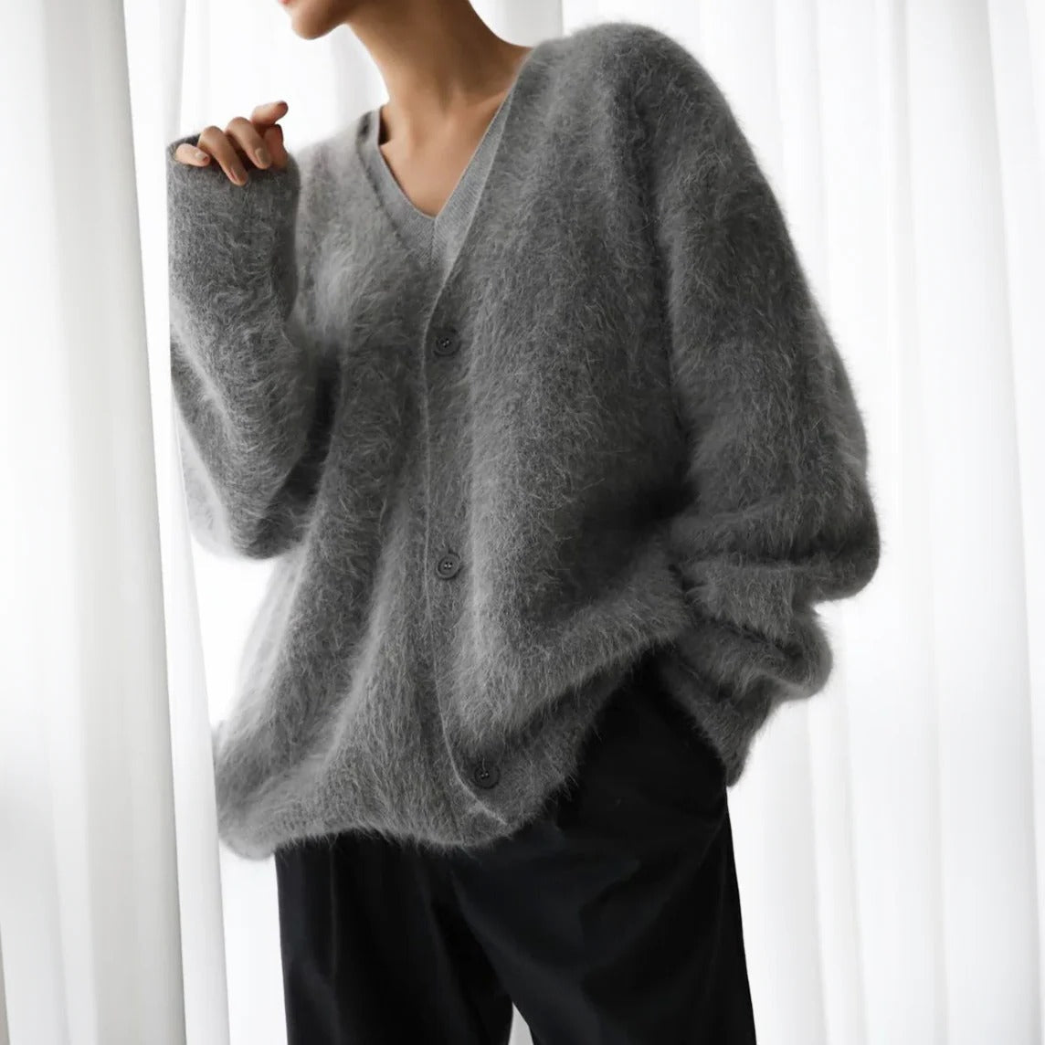 Sumptuous Cashmere Sweater for Women: Embrace Everyday Elegance