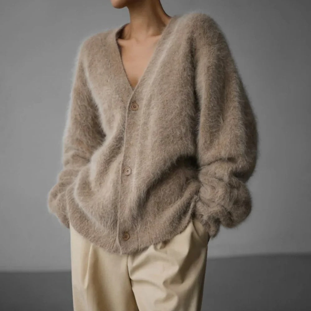 Sumptuous Cashmere Sweater for Women: Embrace Everyday Elegance