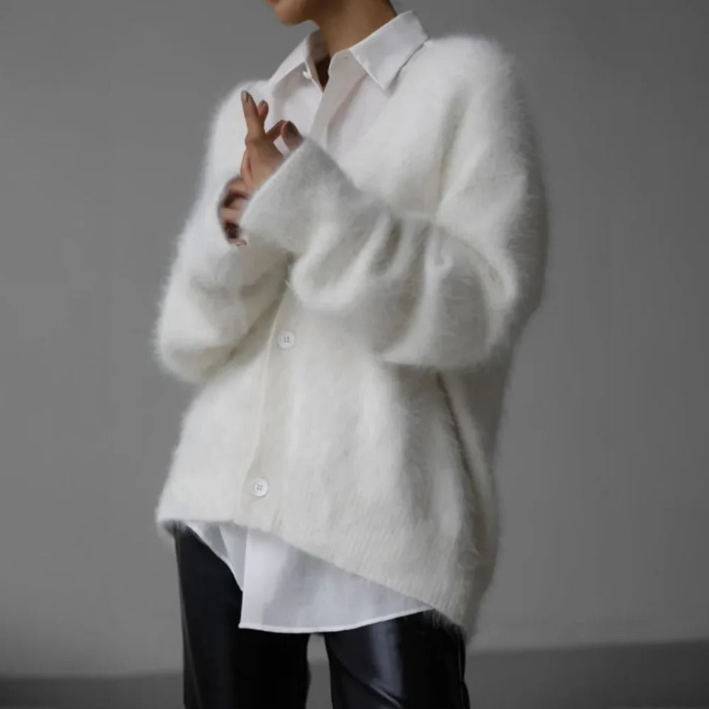 Sumptuous Cashmere Sweater for Women: Embrace Everyday Elegance