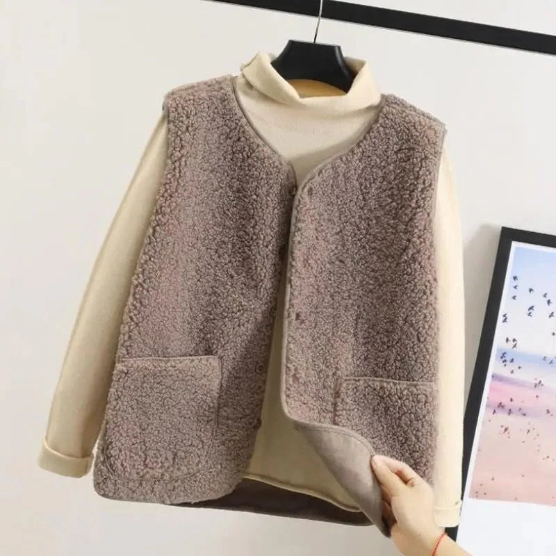 Chic Women's Premium Wool Coat for Cozy Days