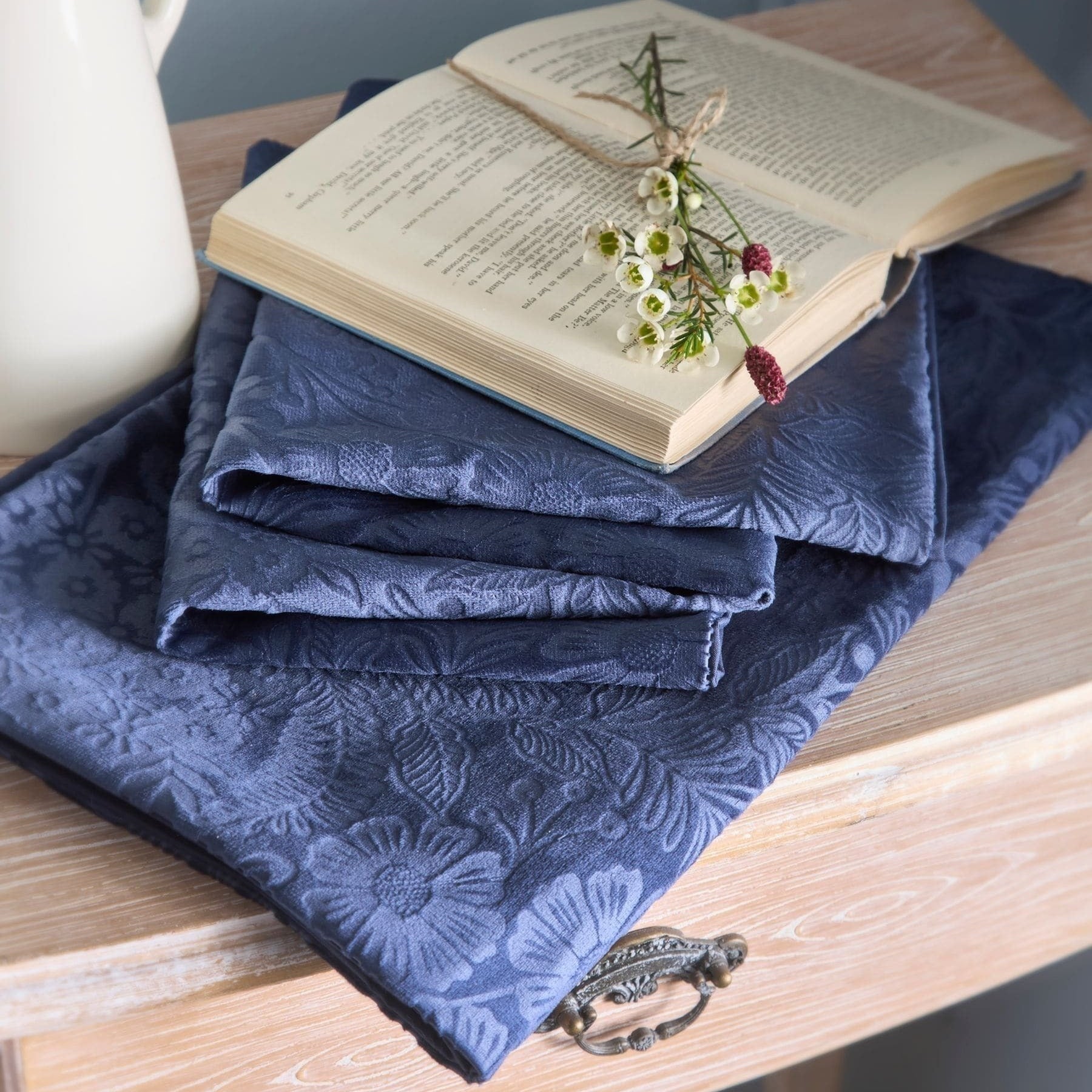 Navy Harmony Jacquard Bedding Set for Elegant Bedrooms