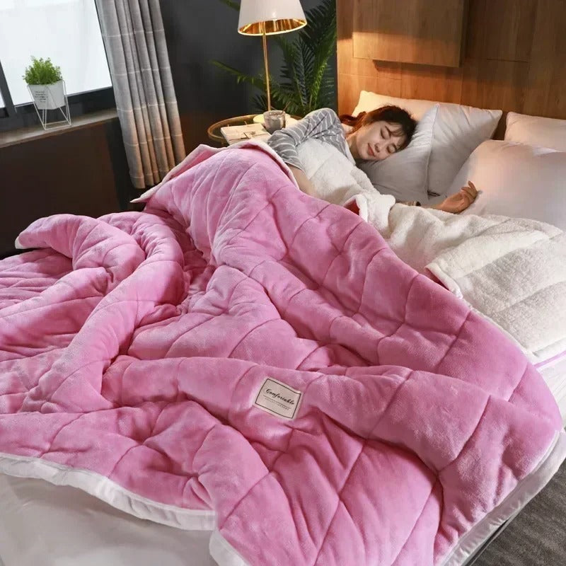 Cozy Coral Fleece Blanket for Autumn and Winter - Warm Flannel Throw