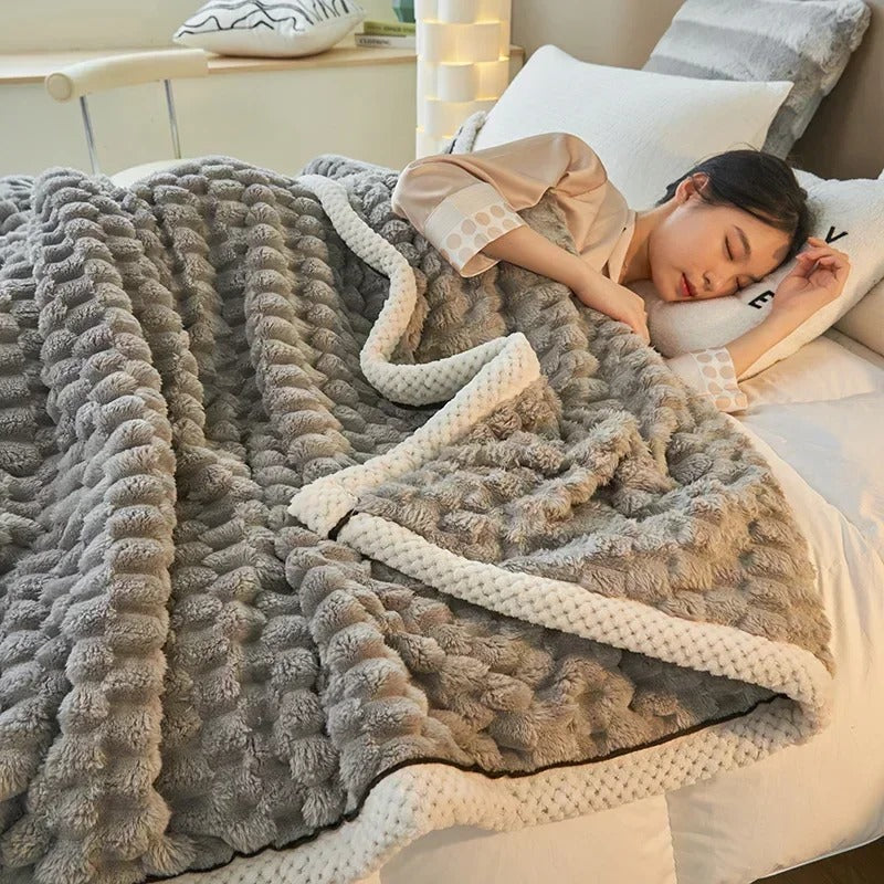 Coral Velvet Throw Blanket - Double-Layer for Fall and Winter