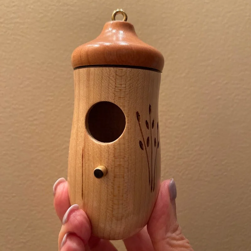 Charming Hummingbird Haven - Perfect for Nature Enthusiasts