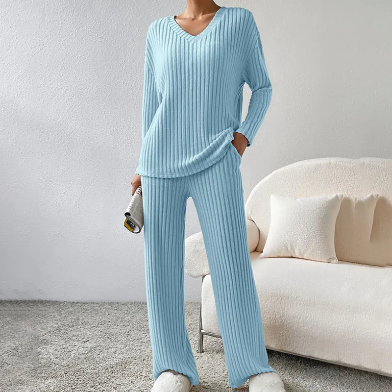 Chic Women's Winter Ensemble for Ultimate Comfort