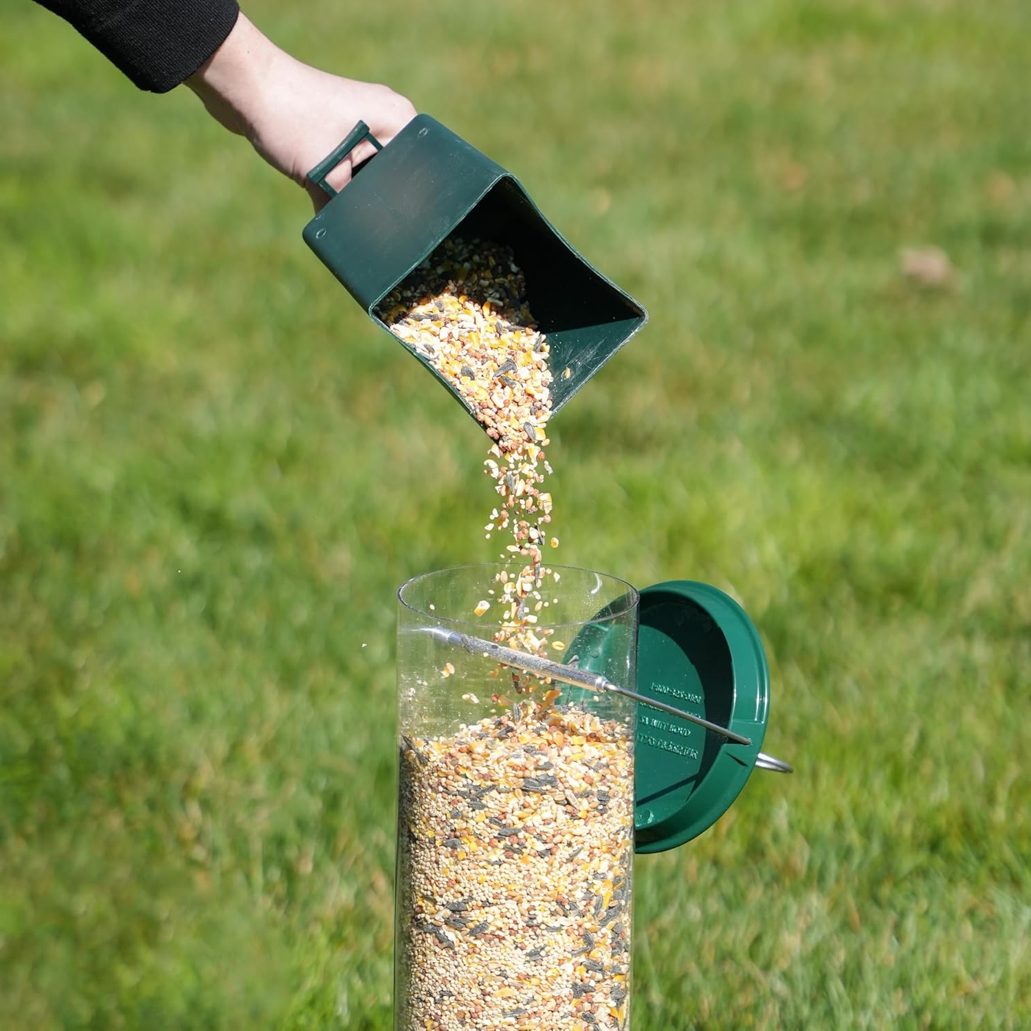 CritterGuard Outdoor Bird Feeder – Weather-Resistant & Easy-Clean Design
