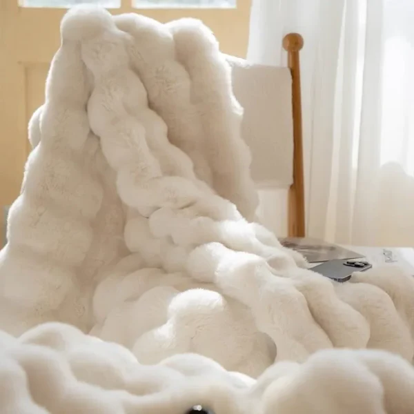 Luxurious Rabbit-Soft Faux Fur Blanket for Winter Comfort