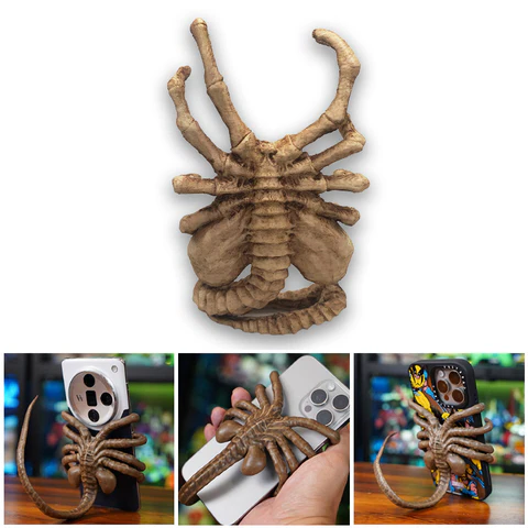 Quirky Alien Embrace Phone Stand