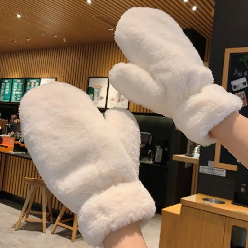 Cozy Comfort Mittens – Stylish Winter Hand Warmers
